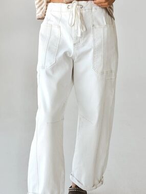 Risen High Rise Crop Wide Barrel Cream Cargo Jeans, Sz 9 (29)